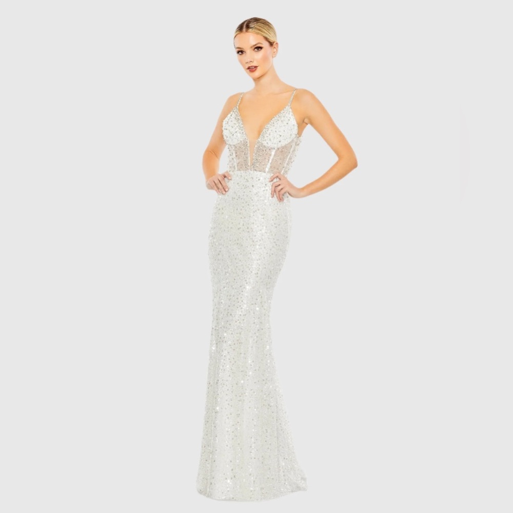 Mac Duggal White Embellished Plunge Neck Sleeveless Trumpet Gown Size 8